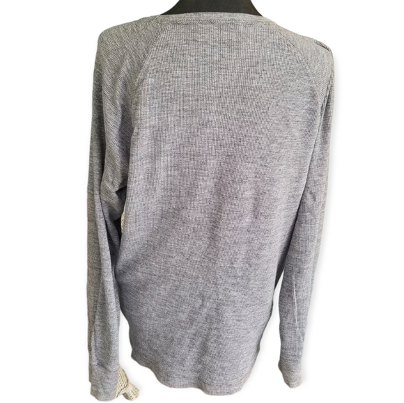 American Eagle Outfitter grey Henley in EUC sz XL - Picture 4 of 6